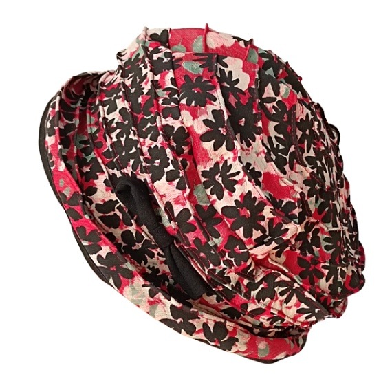 花柄のぐるぐるピンタックセーラー