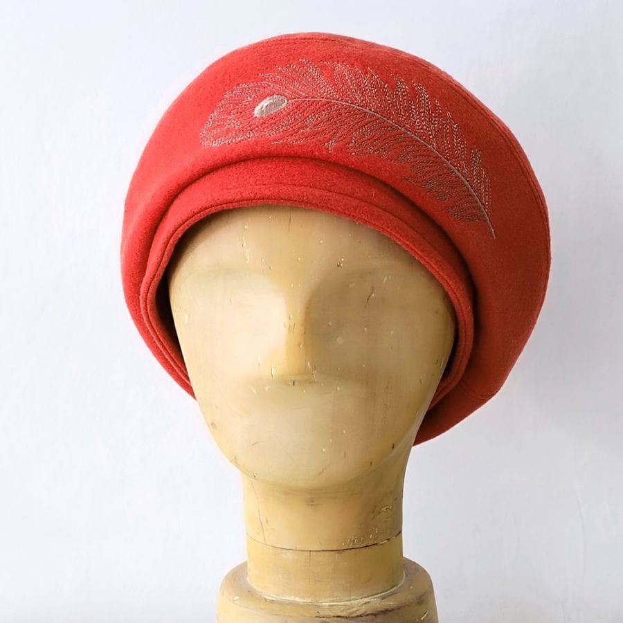 羽根ししゅうのベレー帽 オレンジ