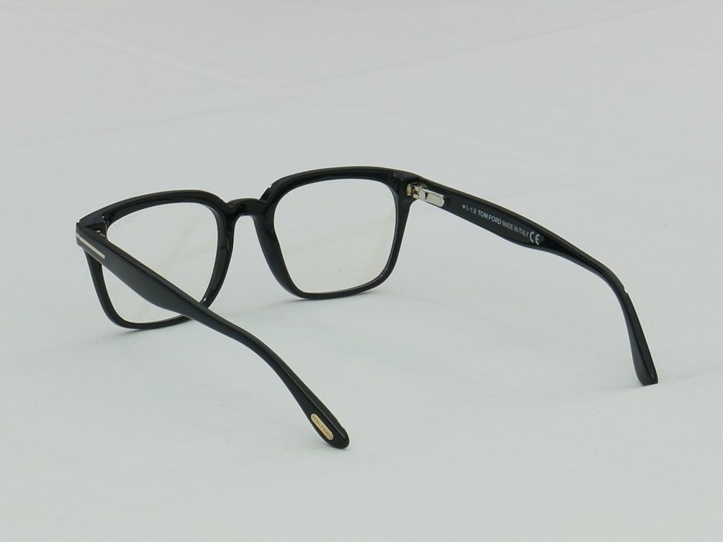 トムフォード サングラス TF5516-B 黒系 トムフォード サングラス TF5516-B 黒系 箱付き TOM FORD【AFI18