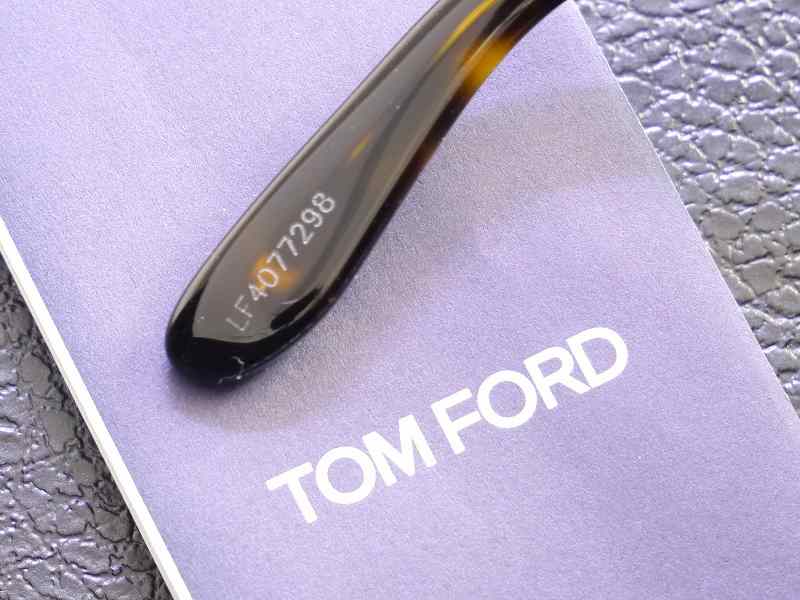 �ȥ�ե�����(TOMFORD) TF0678-F 52N  August(�������ގ��ġ�