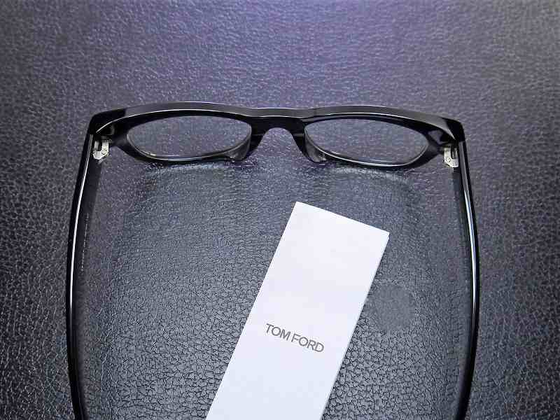 トムフォード(TOMFORD) TF5040-F 001 (52)｜トムフォードサングラス