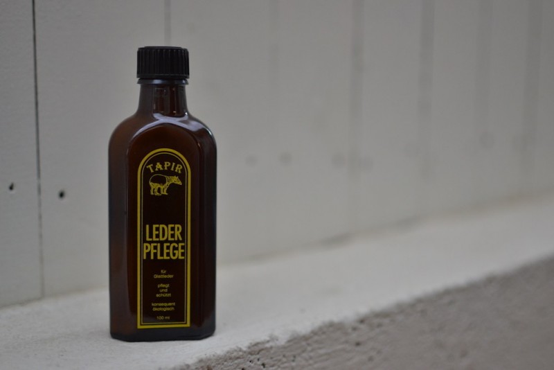 LEDER PFLEGE<p>TAPIR レーダーフレーゲ（皮革用乳液)</p>