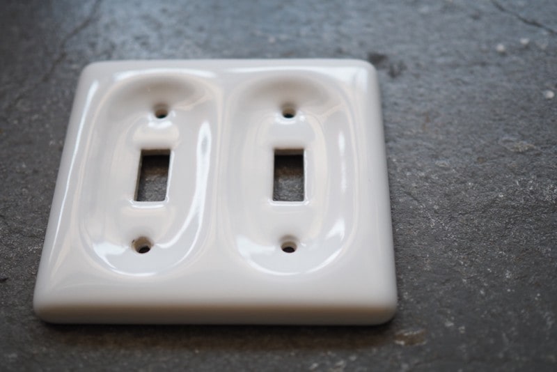 Ceramic switch plate<p>セラミック２口スイッチプレート</p>
