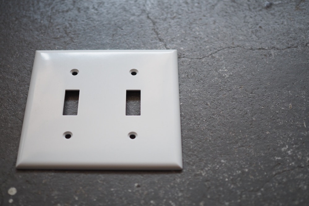 Switch plate<p>プラスチック 2口スイッチプレート ホワイト</p>