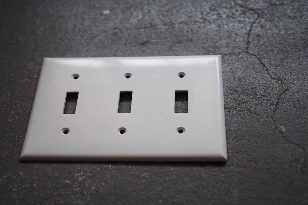 Switch plate<p>プラスチック 3口スイッチプレート ホワイト</p>