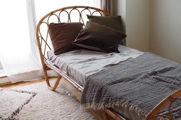 中古:良品】PERFORMAX モダンラタン風ベッド 195x140cm 中古:良品