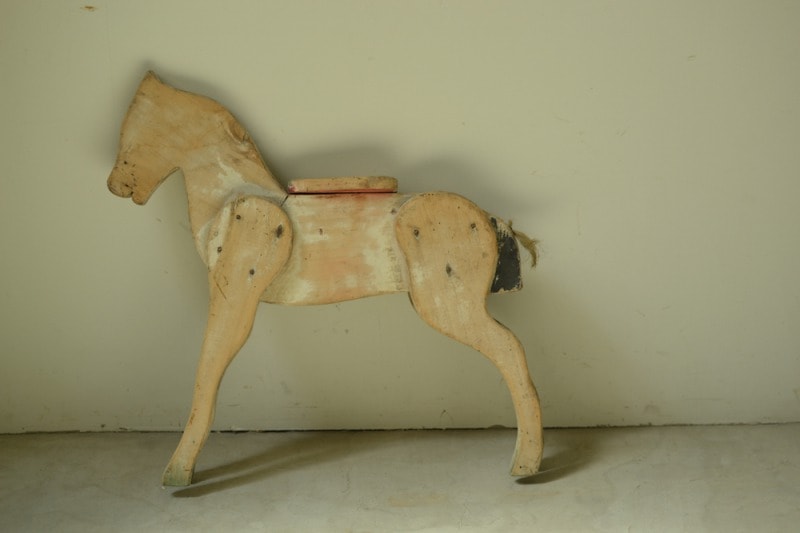 Antique wooden horse<p>木馬のオブジェ</p>