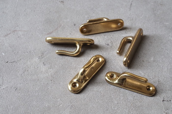 Brass curtain hook A<p>真鍮カーテンフック A</p>