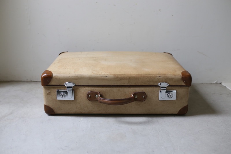 GLOBE TROTTER trunk case (beige)<p>グローブトロッター トランクケース(ベージュ)</p>