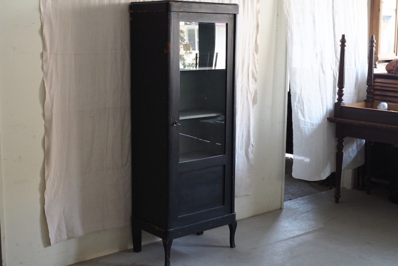 Vintage cabinet showcase (black)<p>ヴィンテージ キャビネットショーケース (ブラック)</p>