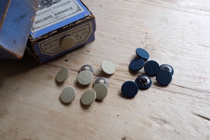 Antique button D<p>アンティークボタン D</p>