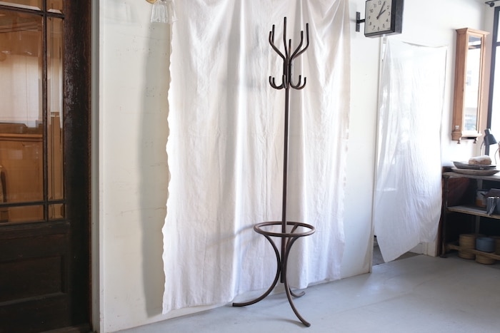 Iron coat stand<p>アイアン コートスタンド</p>