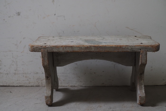 Wood step stool C<p>木製の台 C</p>