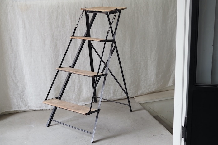 Step ladder<p>ステップラダー</p>