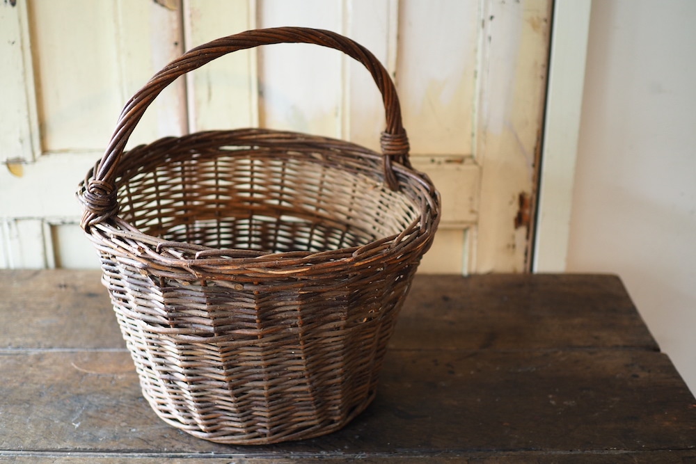 Basket with one handle C<p>ワンハンドルバスケット C</p>
