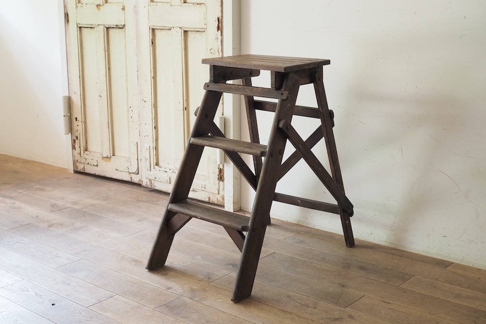 Wood step ladder A<p>木製のはしご A </p>