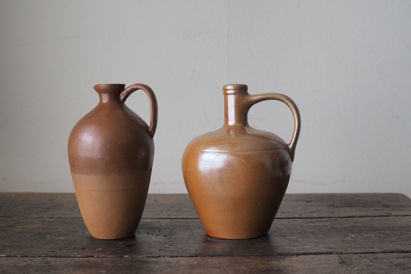 三角形 陶器製 水盤 淡いベージュ 植木鉢 おしゃれ アンティーク 陶器鉢 アラベスクS＜ 17.5cm 6号