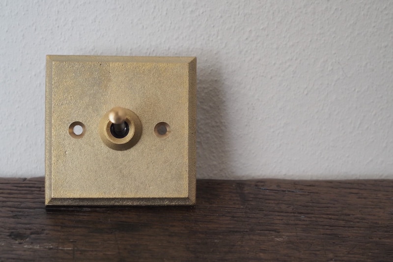 Brass switch (square)<p>ブラススイッチプレート (四角)</p>