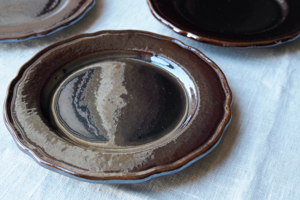 Flower rim plate B（brown）<p> フラワーリムプレート（ブラウン）</p>