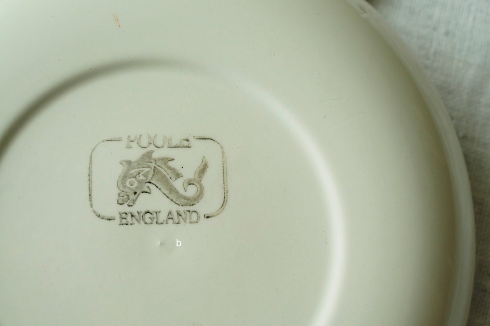 Poole pottery plate Φ150 (cameo blue moon)<P>プール・ポタリー プレート Φ150 (カメオブルームーン)</p>