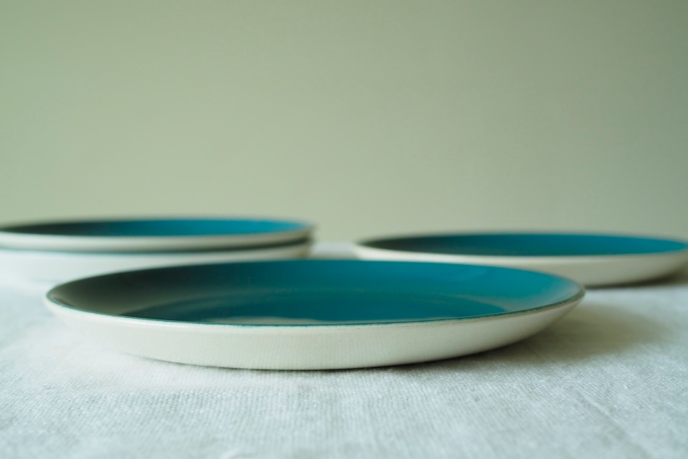 Poole pottery plate Φ150 (cameo blue moon)<P>プール・ポタリー プレート Φ150 (カメオブルームーン)</p>