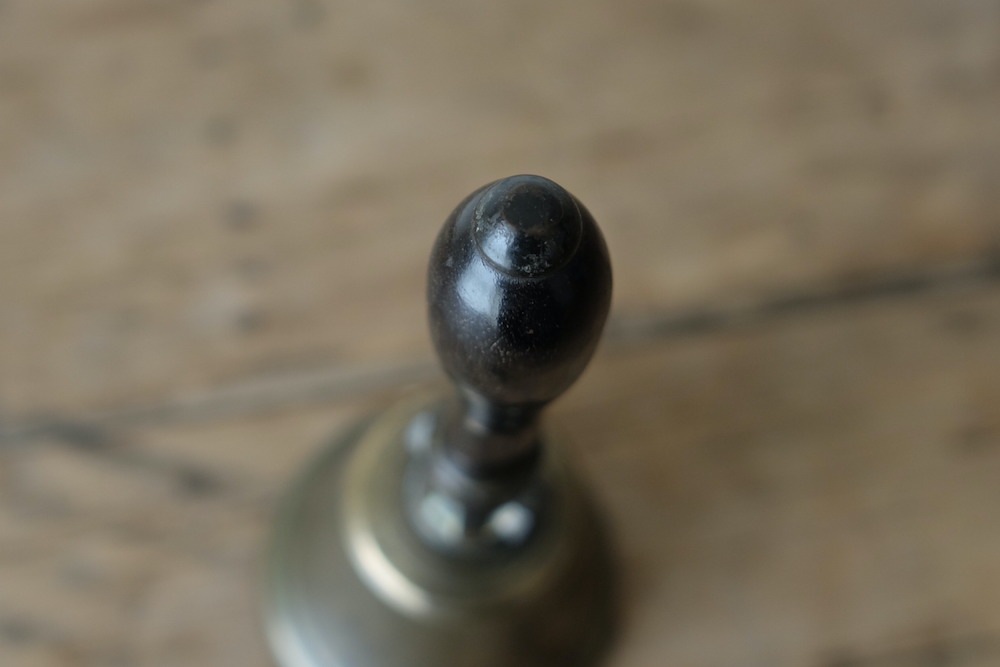 木製ハンドル 約20cm アンティーク　レトロ　ハンドベル　銅製　鐘　（ぬ63） 木製ハンドル 約20cm アンティーク レトロ ハンドベル 銅製 鐘