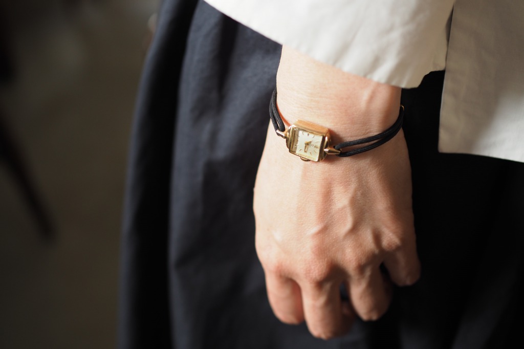 オメガ レディース スクエア｜ D+E MARKET Online