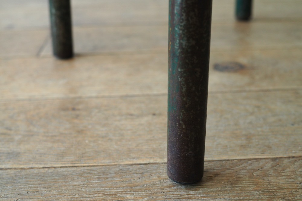 アイアンレッグスツール (グリーン)｜ D+E MARKET Online