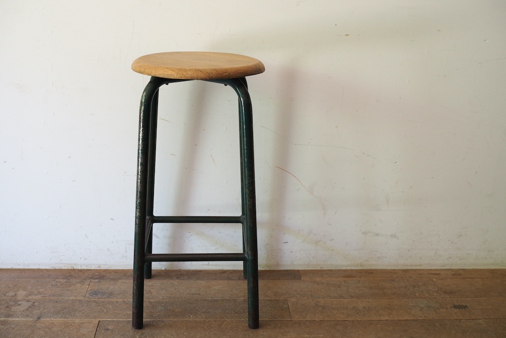 アイアンレッグスツール (グリーン)｜ D+E MARKET Online