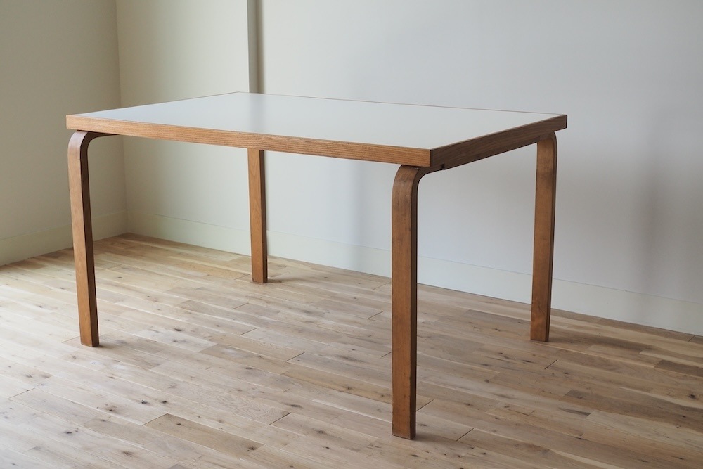 Alvar Aalto Table Mod. 88 Finmar<p>アルヴァ・アアルト モデルno.88 Finmar社製</p>