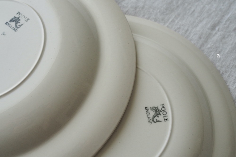 Poole Pottery rimplate (Mushroom)<p>プール・ポタリー リムプレート(マッシュルーム)</p>