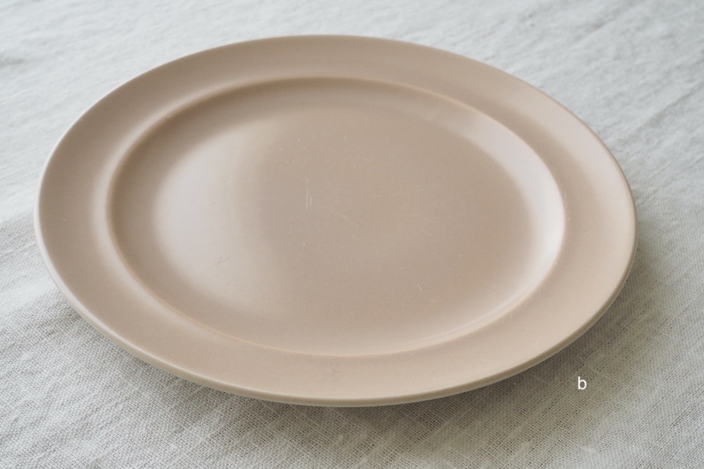 Poole Pottery rimplate (Mushroom)<p>プール・ポタリー リムプレート(マッシュルーム)</p>