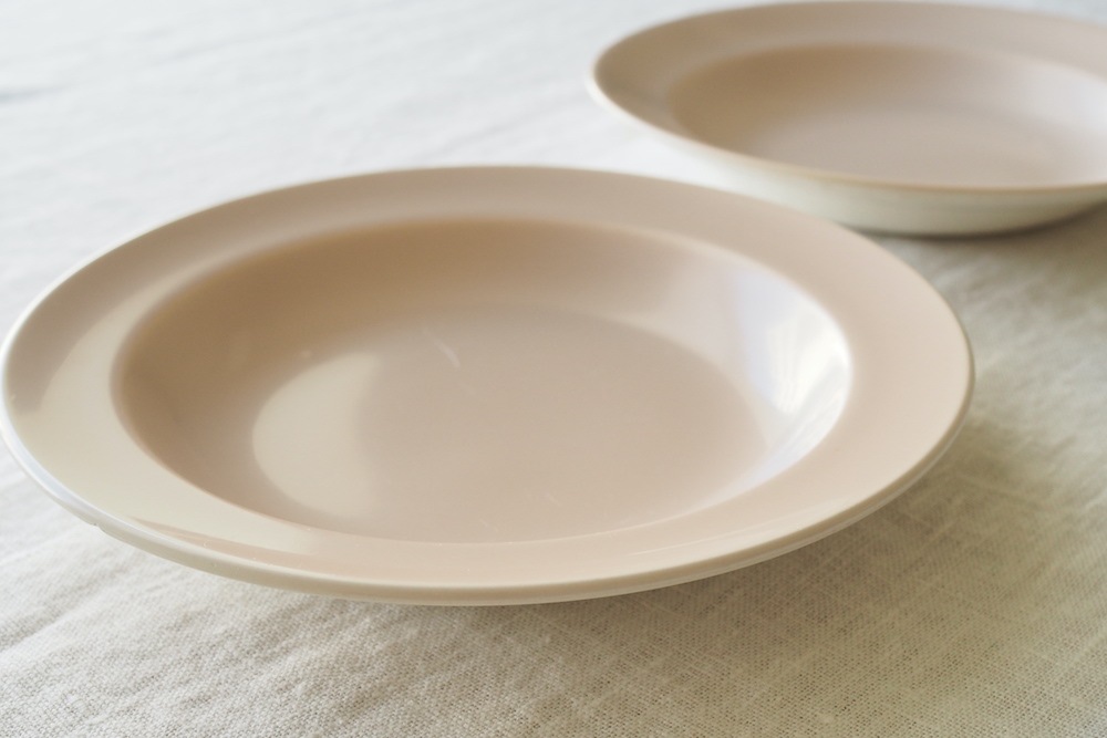 Poole Pottery rimplate (Mushroom)<p>プール・ポタリー リムプレート(マッシュルーム)</p>