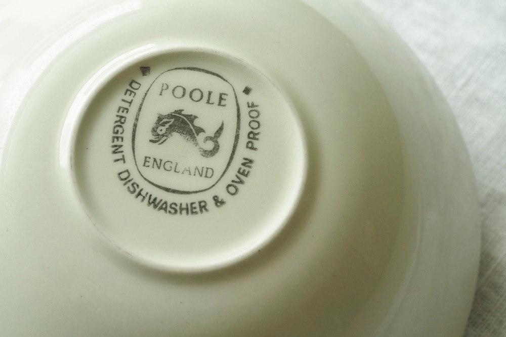 Poole pottery bowl M (cameo blue moon)<P>プール・ポタリー ボウル M (カメオブルームーン)</p>