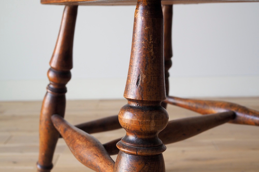 Vintage Fiddleback chair<p>ヴィンテージフィドルバックチェア</p>