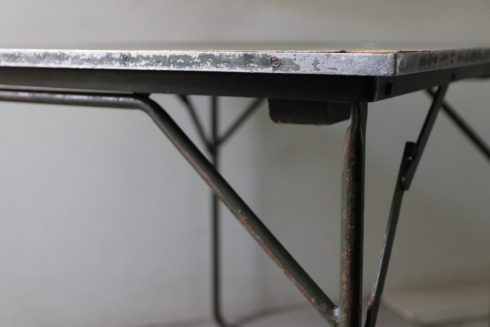米軍　フォールディングテーブル　86年 US FOLDING FIELD TABLE 野戦テーブル 米軍放出品の商品詳細