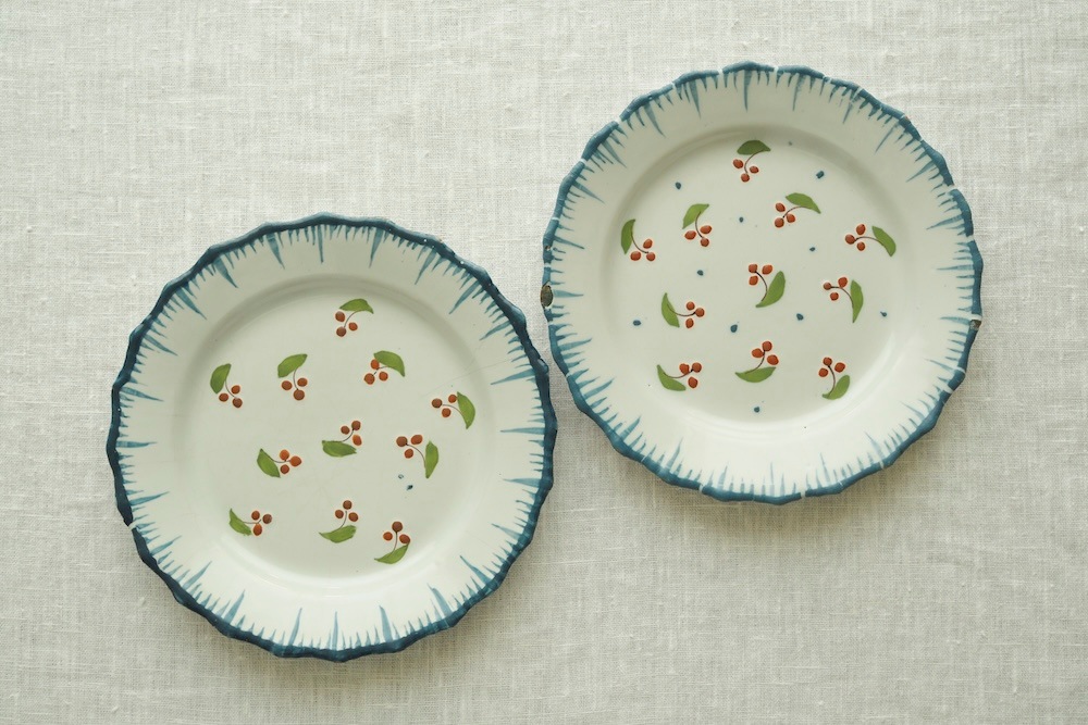 Antique(18ct) Handpainted  plate<p>アンティーク(18世紀頃) 手描きプレート</p>