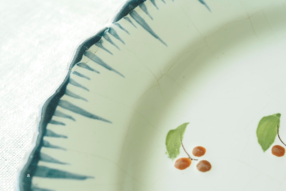 Antique(18ct) Handpainted  plate<p>アンティーク(18世紀頃) 手描きプレート</p>