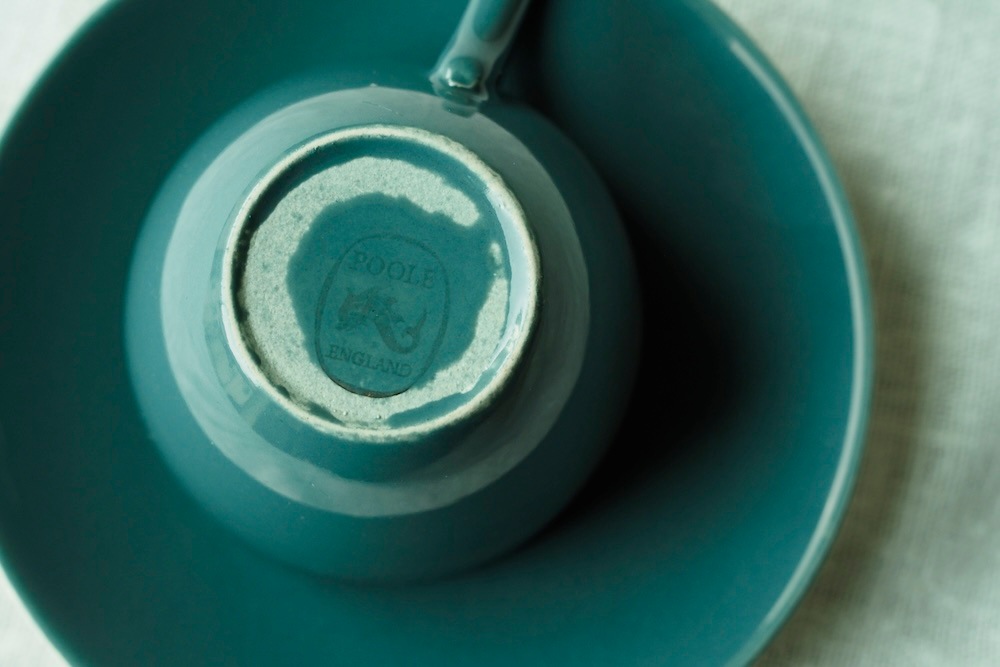 Poole Pottery demitasse cup & saucer (cameo blue moon)<p>プール・ポタリー デミタスカップアンドソーサー(カメオブルームーン) </p>