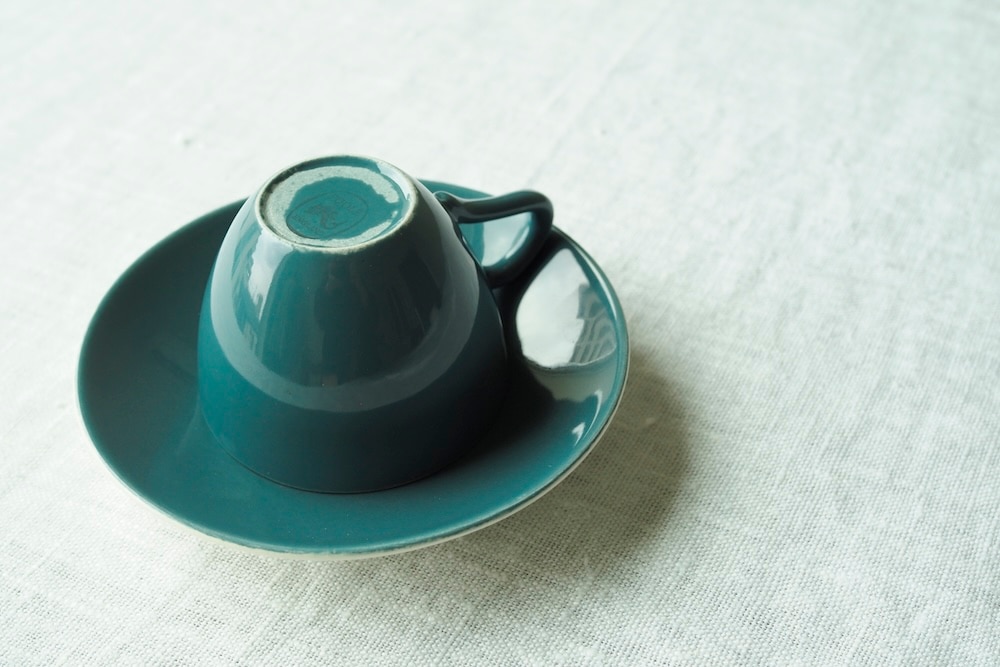 Poole Pottery demitasse cup & saucer (cameo blue moon)<p>プール・ポタリー デミタスカップアンドソーサー(カメオブルームーン) </p>