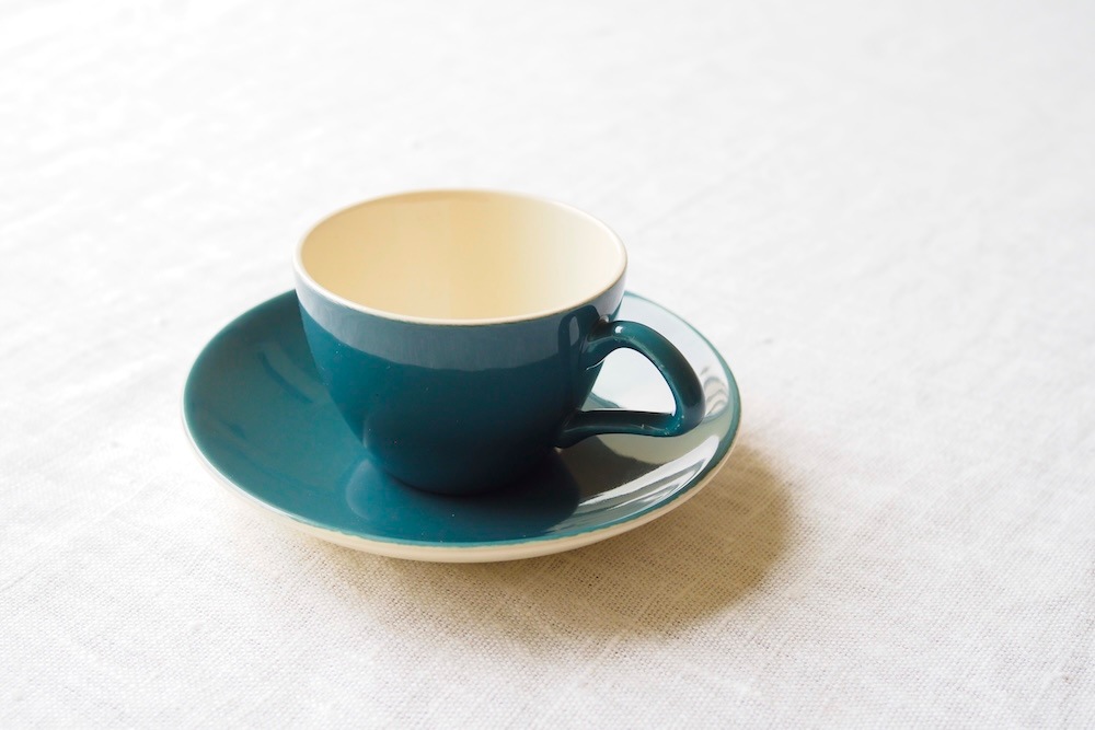 Poole Pottery demitasse cup & saucer (cameo blue moon)<p>プール・ポタリー デミタスカップアンドソーサー(カメオブルームーン) </p>