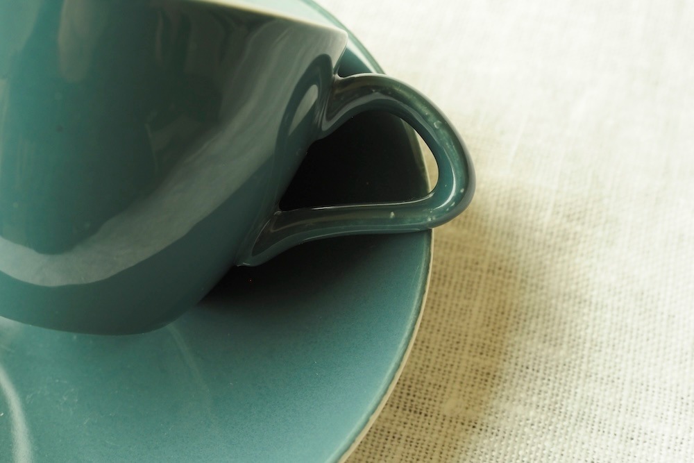 Poole Pottery demitasse cup & saucer (cameo blue moon)<p>プール・ポタリー デミタスカップアンドソーサー(カメオブルームーン) </p>