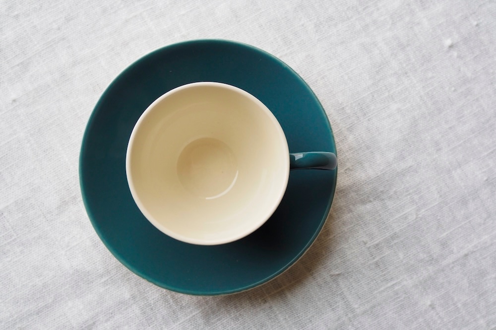 Poole Pottery demitasse cup & saucer (cameo blue moon)<p>プール・ポタリー デミタスカップアンドソーサー(カメオブルームーン) </p>