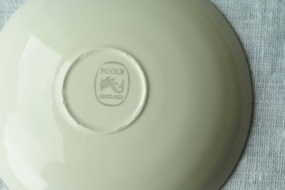 Poole Pottery demitasse cup & saucer (cameo blue moon)<p>プール・ポタリー デミタスカップアンドソーサー(カメオブルームーン) </p>