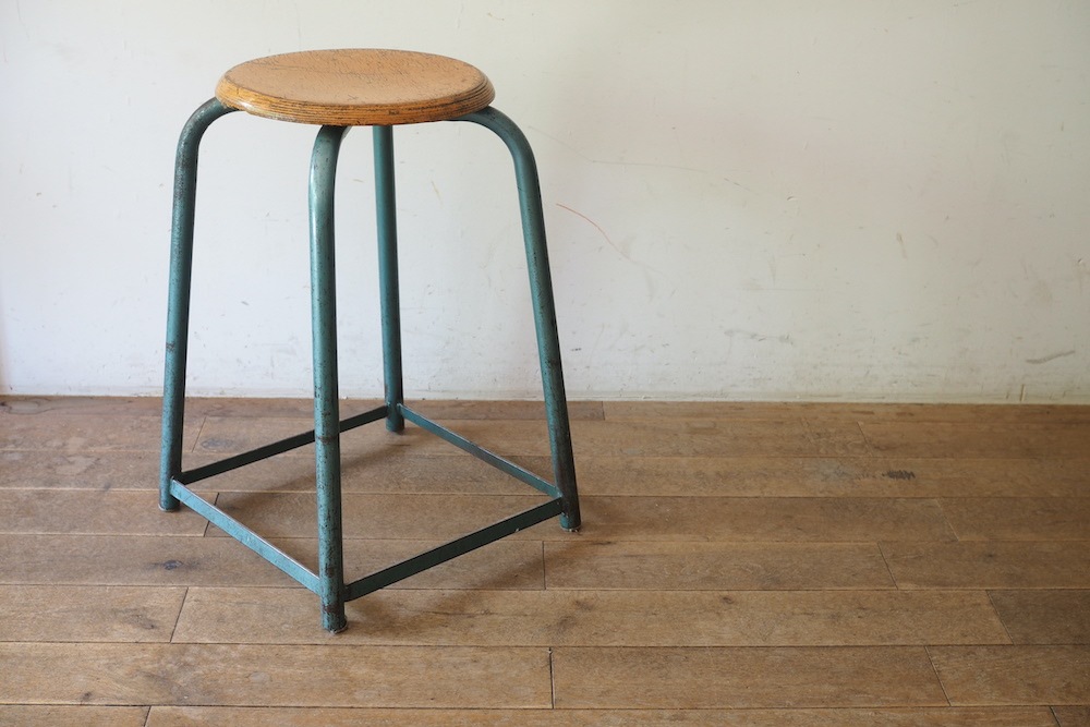 アイアンレッグスツール (ミントグリーン)｜ D+E MARKET Online