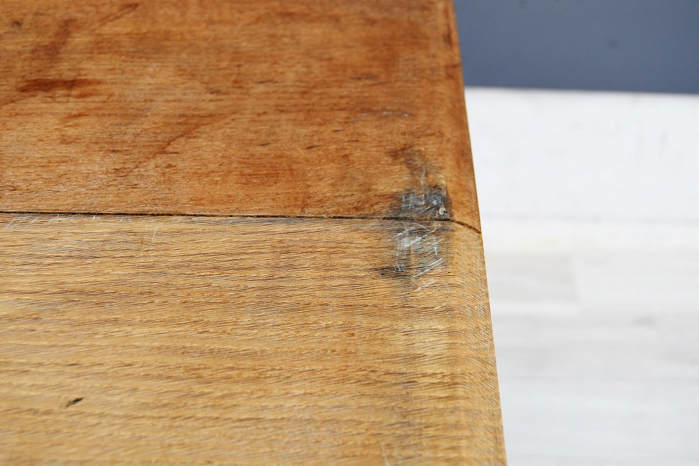 ARTS&CRAFTS oak table<p>アーツ＆クラフツ オークテーブル</p>★