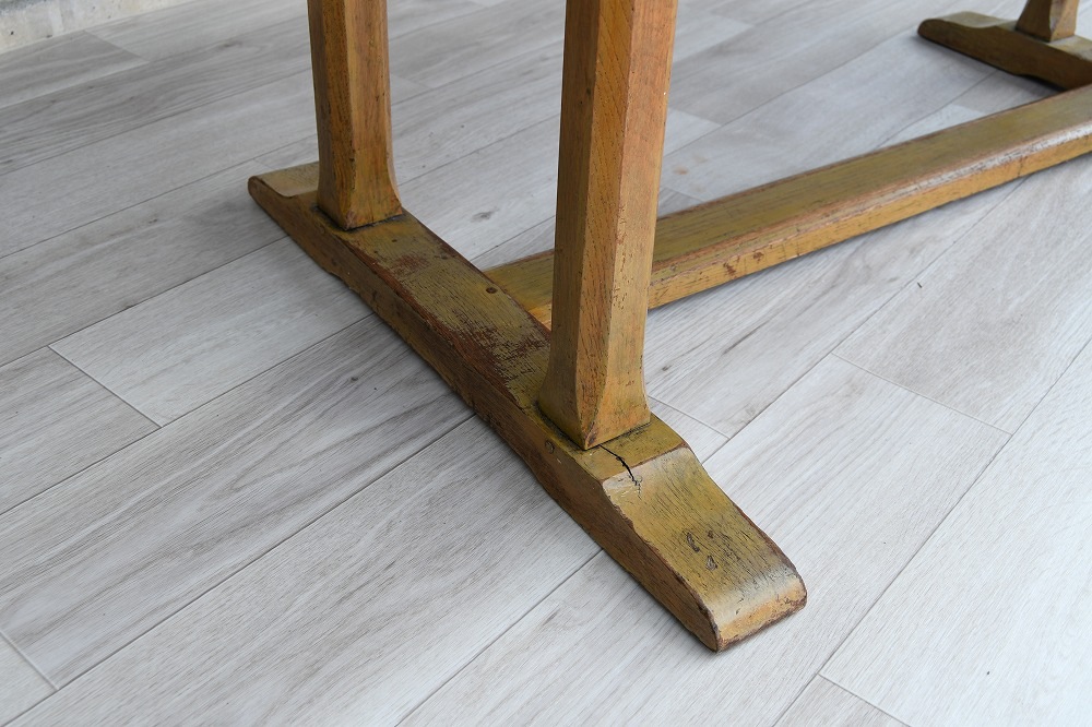 ARTS&CRAFTS oak table<p>アーツ＆クラフツ オークテーブル</p>★