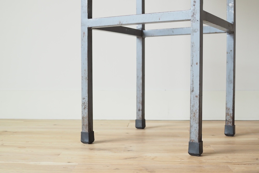 Iron leg stool A-a (gray)<p>アイアンレッグスツールA-a (グレー)</p>