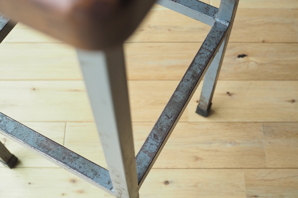 Iron leg stool A-a (gray)<p>アイアンレッグスツールA-a (グレー)</p>