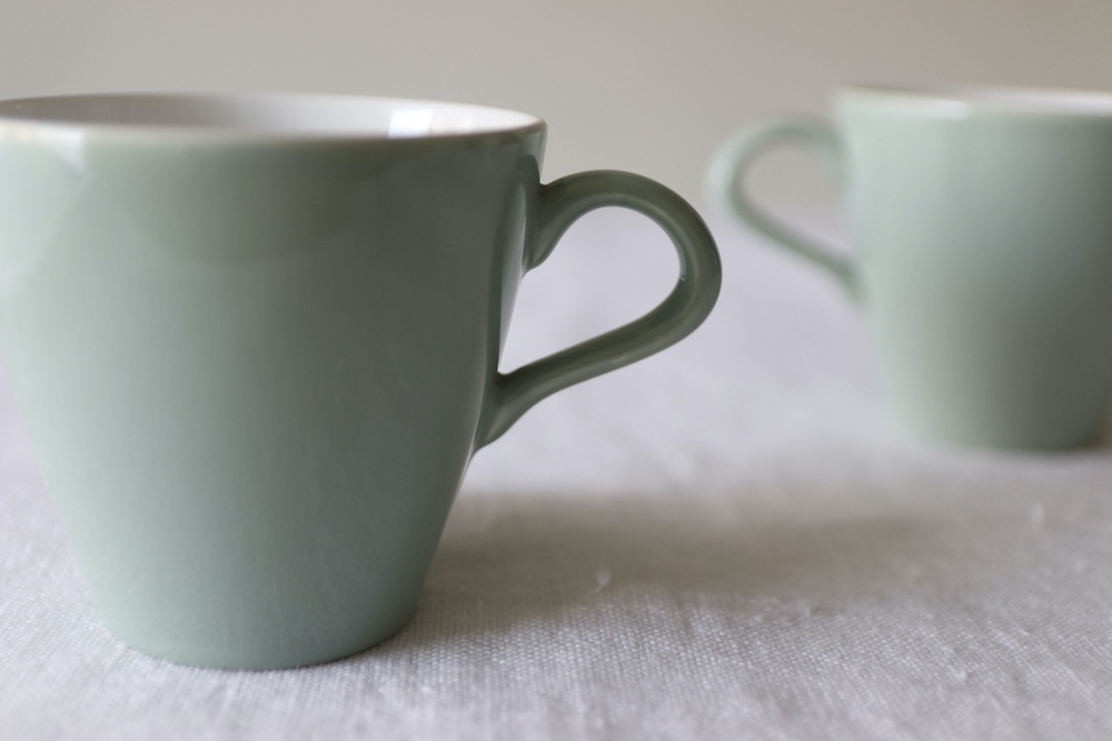 Poole pottery coffeecup (celadon green)<p>プールポタリー コーヒーカップ (セラドングリーン)</p>